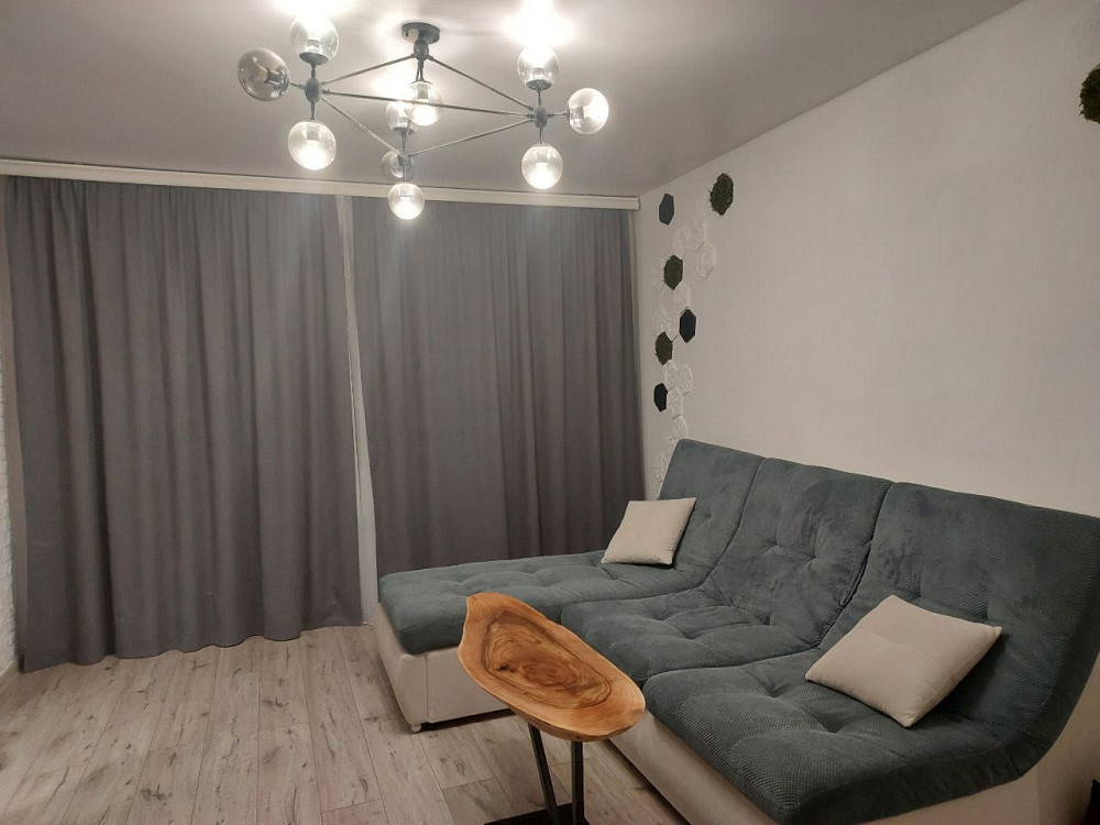 Сучасна світла 2-х кімнатна квартира в стилі Лофт Краматорск - изображение 2