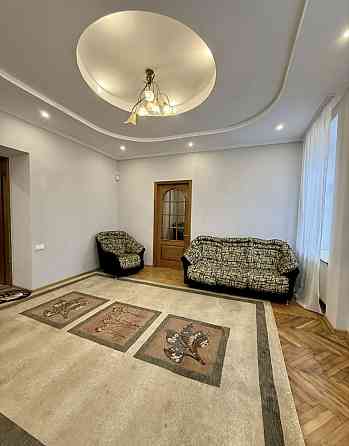 Продаж затишної 2 кім.квартири у ближньому центрі /вул . Остряниці Львов