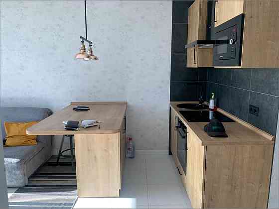 ЖК "50 Жемчужина", 1 комн с ремонт и мебелью, большой балкон, 7 этаж. Одеса