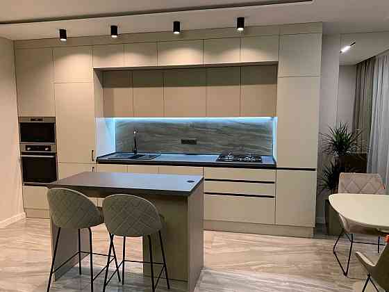 Оренда стильної 1-кімнатної квартири з кухнею-вітальнею в ЖК Семицвіт Львов