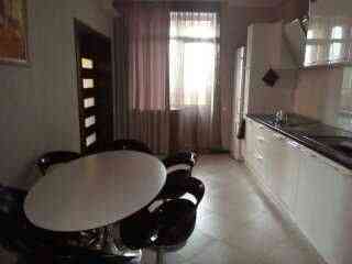 Без  комісіі. Оренда 4-кімнатноі кв.  Коперника 12Д. Для  родини. Киев