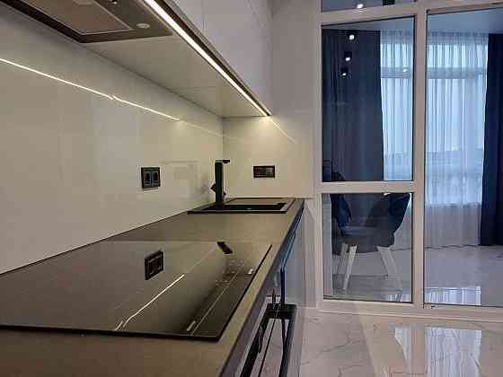 Перша здача 2-х кім.кв.+кухня вітальня +кабінет в жк Голоські Кручі Львов