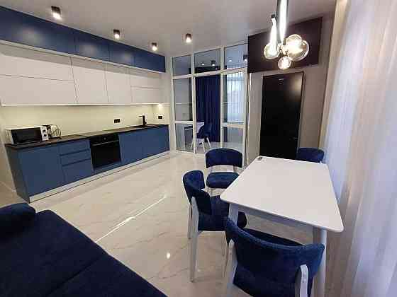 Перша здача 2-х кім.кв.+кухня вітальня +кабінет в жк Голоські Кручі Львов