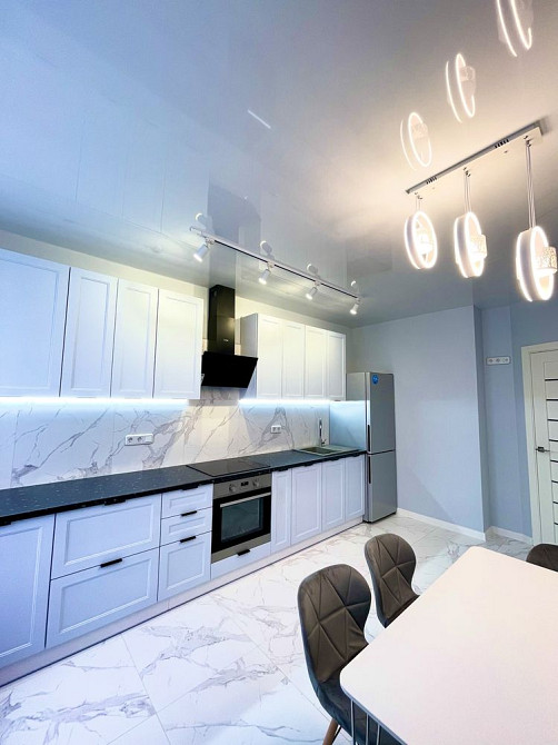 Стильна та затишна квартира в ЖК «Сучасний квартал» Киев - изображение 2