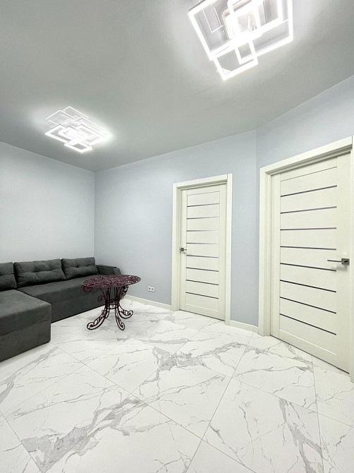 Стильна та затишна квартира в ЖК «Сучасний квартал» Киев - изображение 7