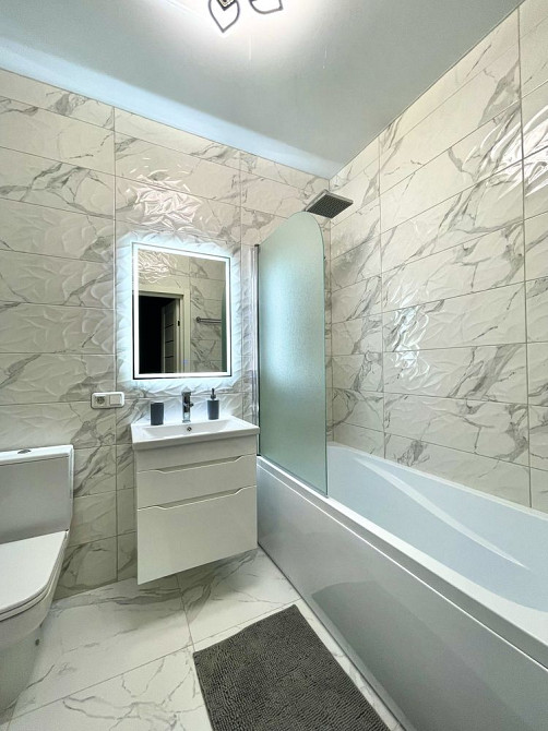 Стильна та затишна квартира в ЖК «Сучасний квартал» Киев - изображение 5