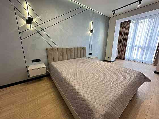 Продам стильну, з якісним ремонтом велику 1 кімнатну квартиру в центрі Ивано-Франковск