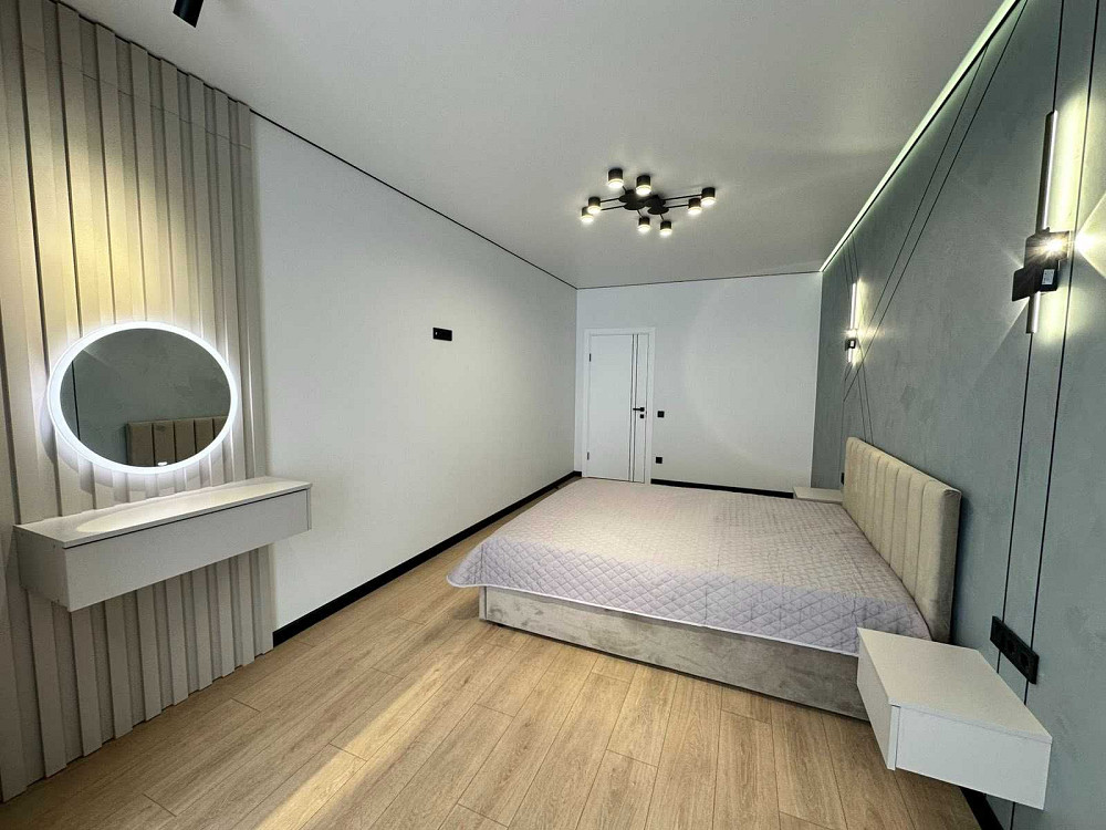 Продам стильну, з якісним ремонтом велику 1 кімнатну квартиру в центрі Івано-Франківськ - зображення 1