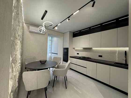 Неймовірна 3к неподалік озера та парку Ивано-Франковск