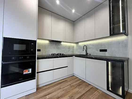 Продам 2 кімнатну квартиру з функцією 3 кімнатної в центрі міста. Ивано-Франковск