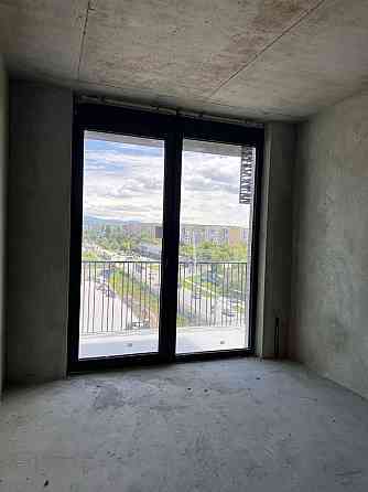 Продам власну квартиру в ЖК Parkland з розвиненой  інфрастуктурою Ужгород