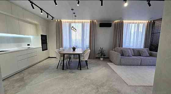 2к квартира з шикарним ремонтом 73.5м2 в ЖК Seven Севен Осокорки Київ