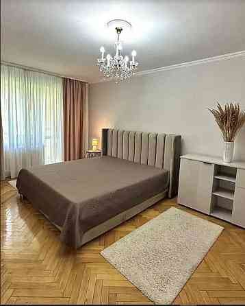 ; Стильна 3-кімнатна квартира з капремонтом! Ровно