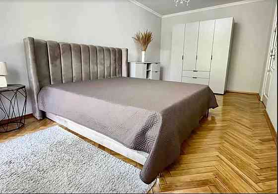 ; Стильна 3-кімнатна квартира з капремонтом! Ровно