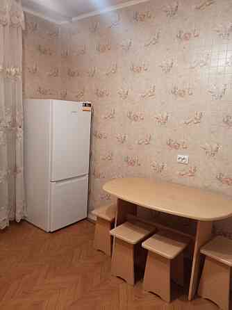 Довгострокова оренда однокімнатної квартири по вул. Лариса Руденко Киев