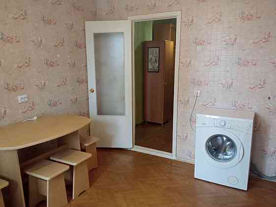 Довгострокова оренда однокімнатної квартири по вул. Лариса Руденко Киев