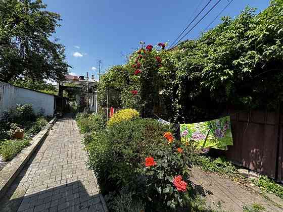 2 кімнатна квартира в центрі біля скверу! Сарай! Одесса