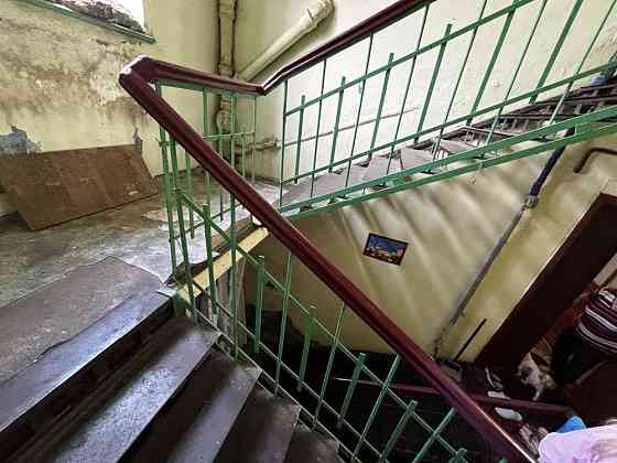 2 кімнатна квартира в центрі біля скверу! Сарай! Одесса