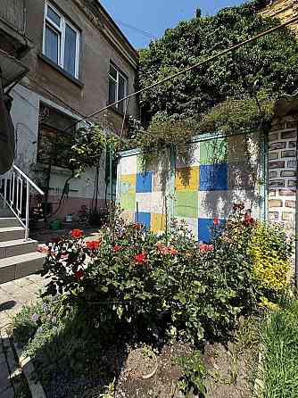 2 кімнатна квартира в центрі біля скверу! Сарай! Одесса