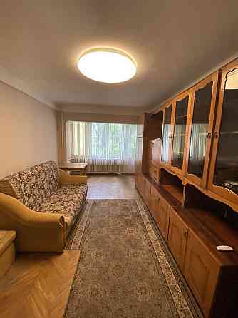 Продаж! бульвар Ігоря Шамо,13!  Вiльна! Киев