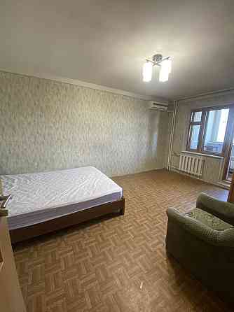 Продається 1 кімнатна Позняки метро Київ