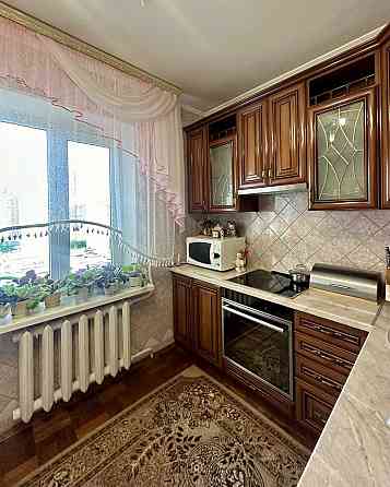 Продаж 3к квартири вул. Срібнокільська  8 Київ