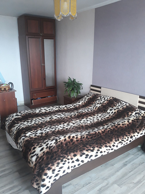 Продам 3-комнатную квартиру в г. Змиев, район Микрорайон Змиев - изображение 1