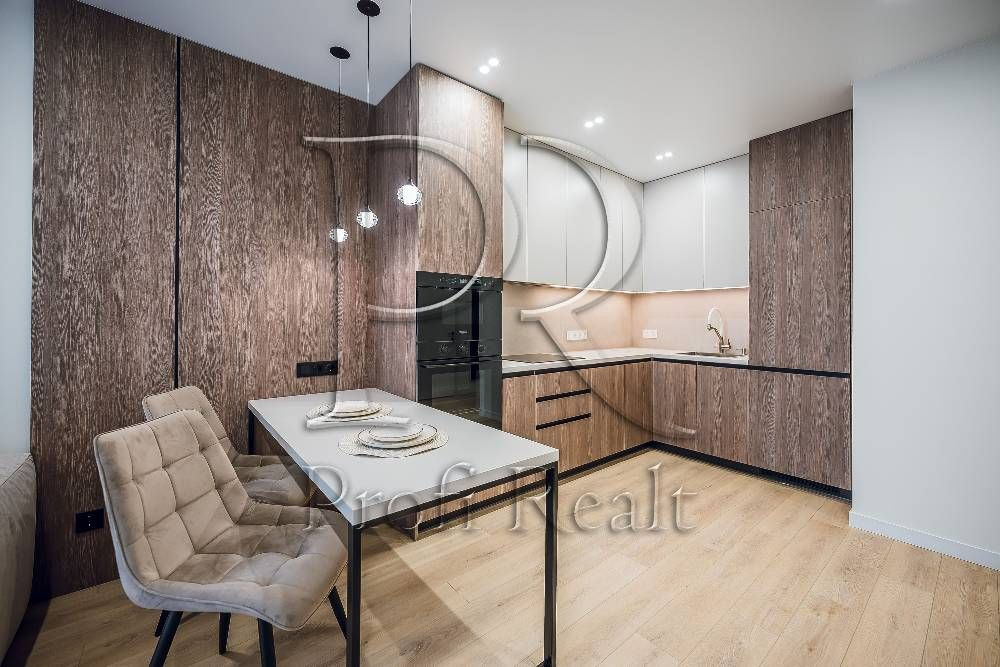 Продаж 1к квартири в ЖК Варшавський/Правди/Олеся/Виноградар ТОП ремонт Киев - изображение 1