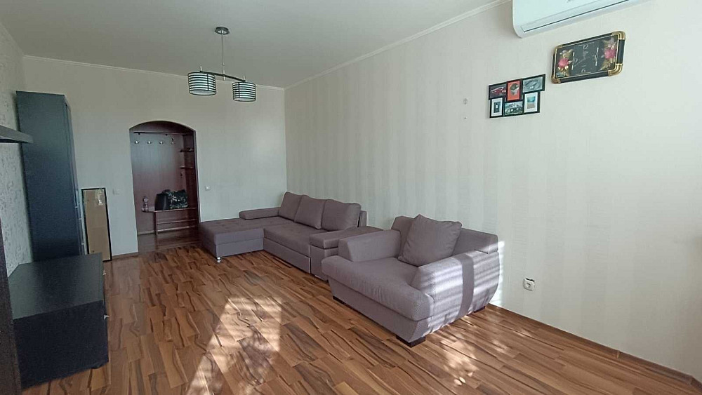 Простора 1- кімната квартира в центрі Бучі з чудовим видом Буча - изображение 2