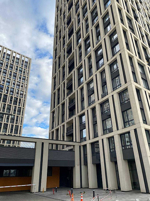 2к квартира 70м2 в Жк Славутич метро Славутич 1хв Позняки Осокорки Киев - изображение 1