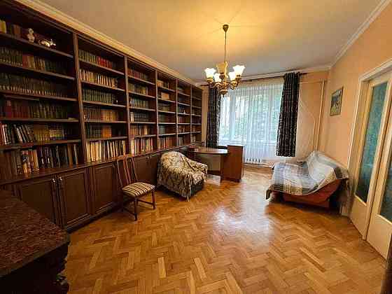 Продаж 3кім. квартири в польському люксі бічна вул.Бандери,поруч центр Львов