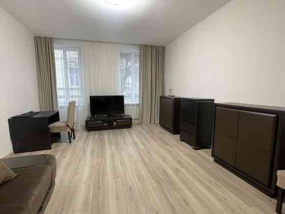 Продаж 1 кімнатна квартира вул Романчука центр Львов