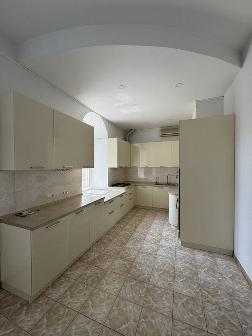 Велика Житомирська 24Б, Рейтерська, Пейзажна алея. Золоті ворота. Київ - зображення 7