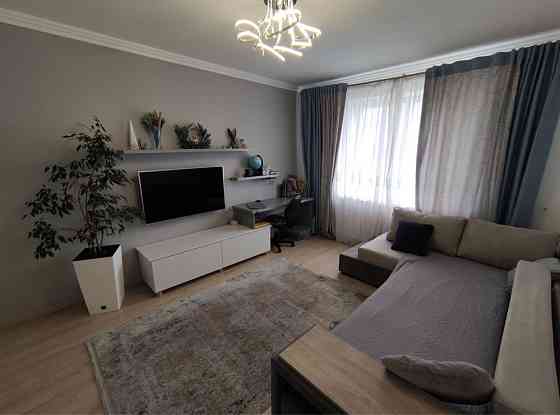 Продаж двокімнатноі квартири поруч парку та озера. Івано-Франківськ