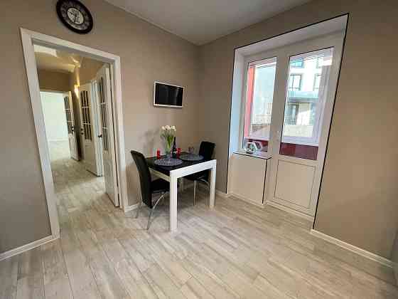 Простора 2К квартира з ремонтом поруч парк Центральний Ирпень