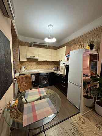 Оренда стильна студія - Госпітальна 2; м. Палац спорту - 3 хв.; Київ