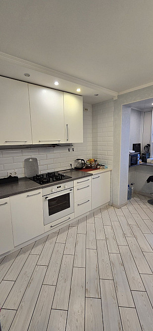 Пл.Оболонська  3 Київ - зображення 1