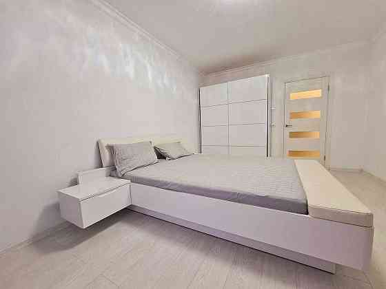 Оренда  The Lakes, Ясинуватський 11, м. Деміївська, Либідська, Киев