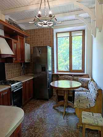 СДАМ  3-ком.  ул. Леонтовича/ М. Арнаутская  с парковкой  для  машины Одесса