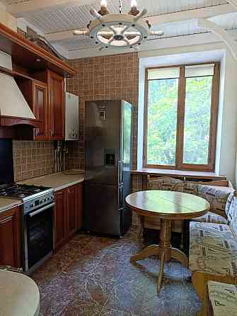 СДАМ  3-ком.  ул. Леонтовича/ М. Арнаутская  с парковкой  для  машины Одесса