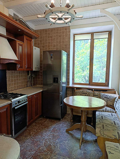 СДАМ  3-ком.  ул. Леонтовича/ М. Арнаутская  с парковкой  для  машины Одесса - изображение 1