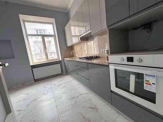 2-х кімнатна з ремонтом в Центрі Черновцы