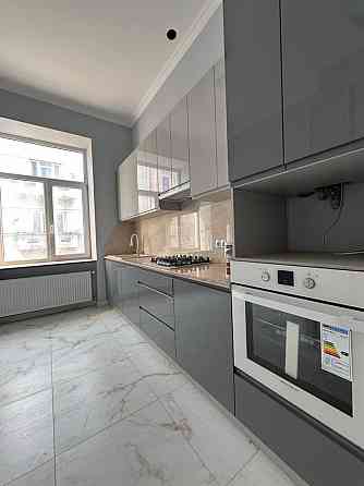 2-х кімнатна з ремонтом в Центрі Черновцы