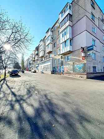 Продам 3-и к/к з ідеальним плануванням біля ресторану 'Ча-Ча'. Кропивницкий