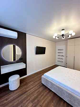 Простора укомплектовна однокімнатна квартира біля річки Вовчинець