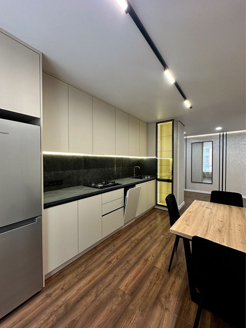 Простора укомплектовна однокімнатна квартира біля річки Вовчинець - зображення 1