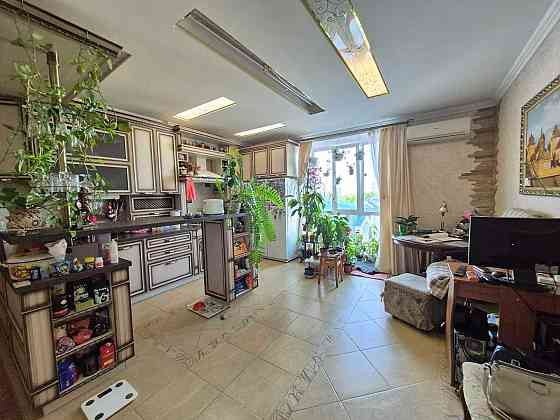 Центр! Автономка! 2-кімнатна квартира з мансардою вул.Коцюбинського Чернигов