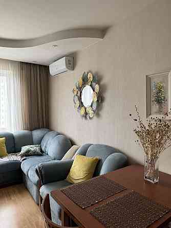 Двокімнатна квартира біля м.Харківська Киев