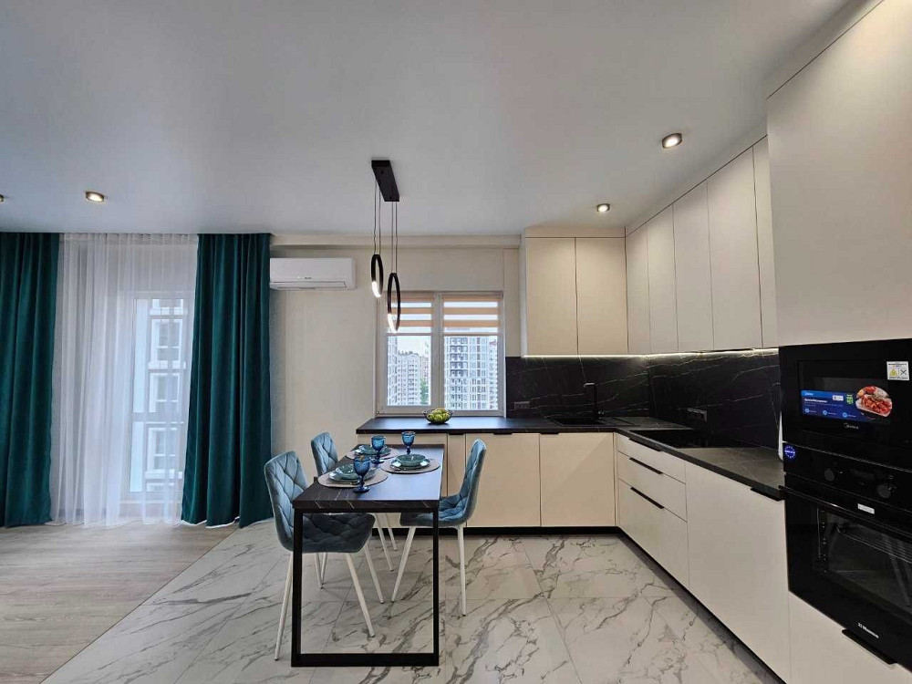 Простора двокімнатна квартира біля |м| Васильківська в ЖК Нова Англія Киев - изображение 2