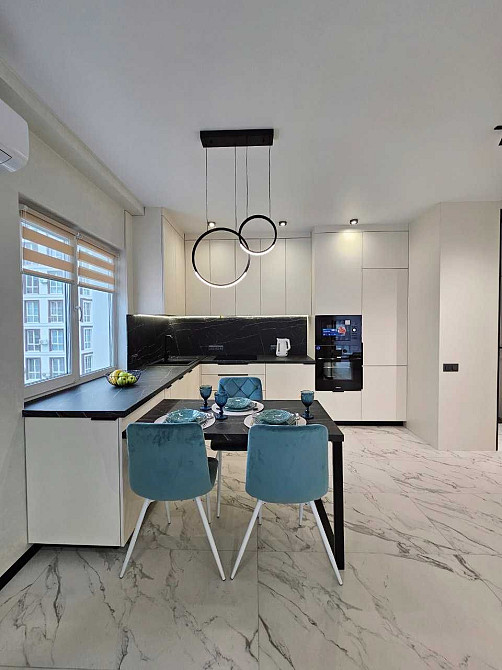 Простора двокімнатна квартира біля |м| Васильківська в ЖК Нова Англія Киев - изображение 5